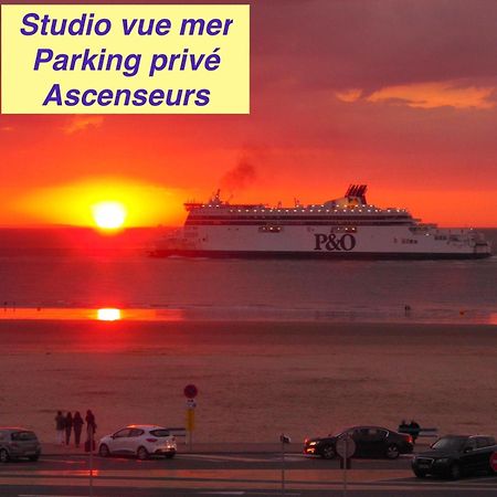 Au Rythme Des Ferrys Apartment Calais Bagian luar foto