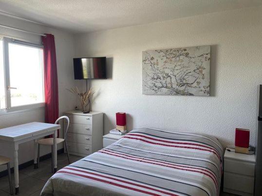 Au Rythme Des Ferrys Apartment Calais Bagian luar foto