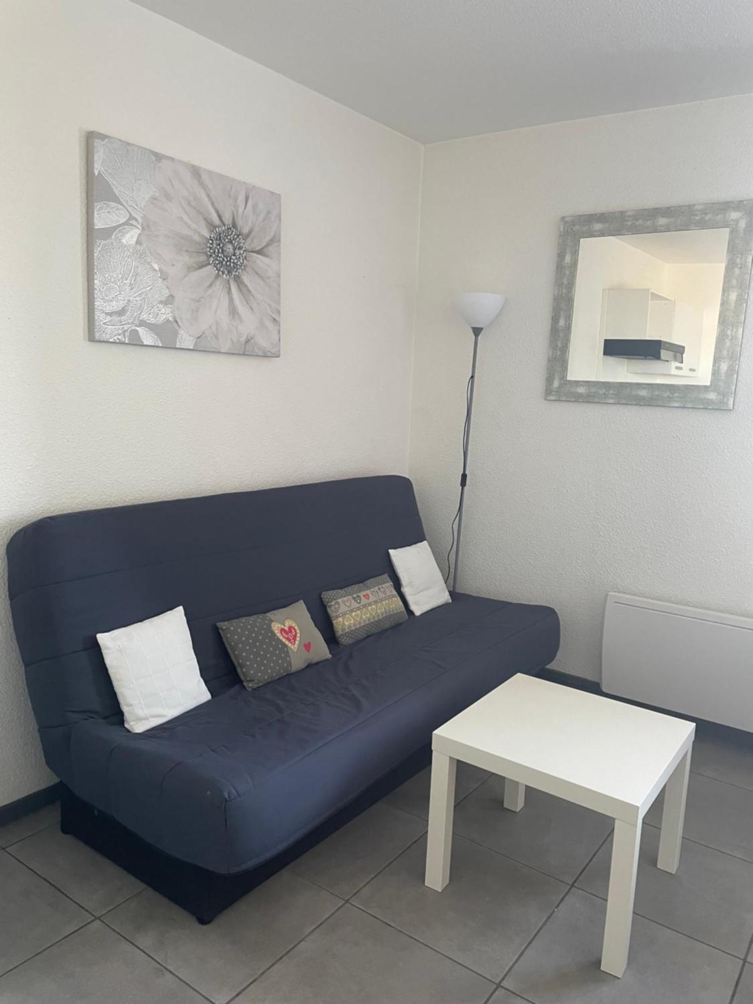 Au Rythme Des Ferrys Apartment Calais Bagian luar foto